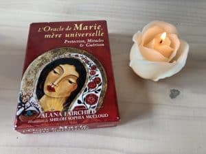 Photo du coffret Oracle marie créé par Alana Fairchild